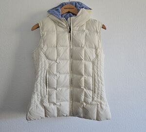 Old Navy Cream Hooded Puffer Vest
